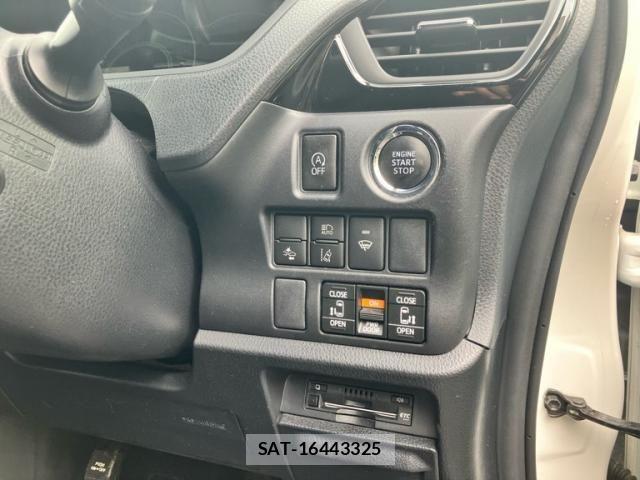 Toyota NOAH 2018-06 8037262-13