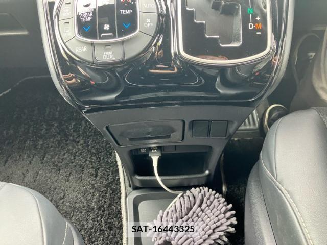 Toyota NOAH 2018-06 8037262-21