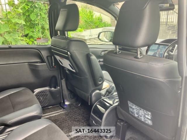Toyota NOAH 2018-06 8037262-26