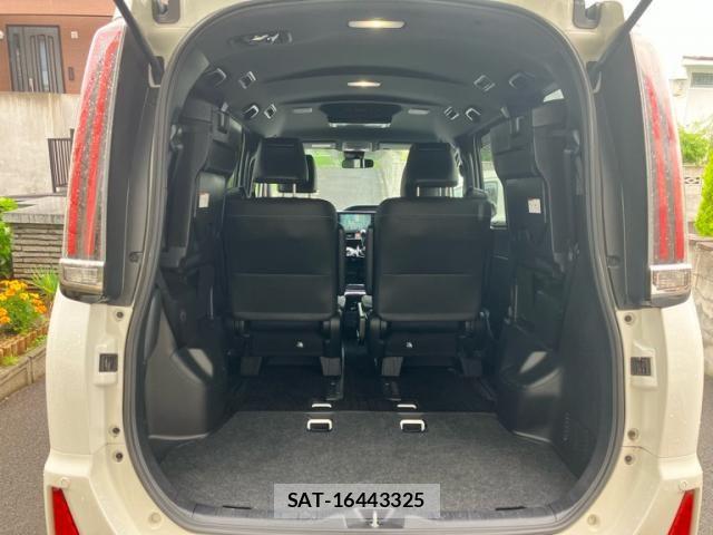 Toyota NOAH 2018-06 8037262-27