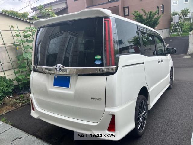 Toyota NOAH 2018-06 8037262-2