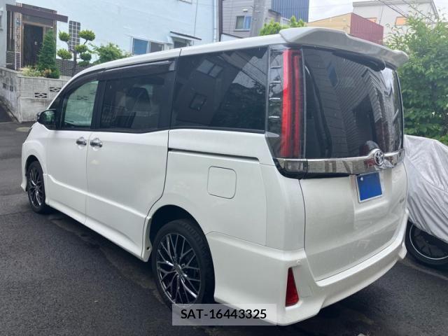Toyota NOAH 2018-06 8037262-3