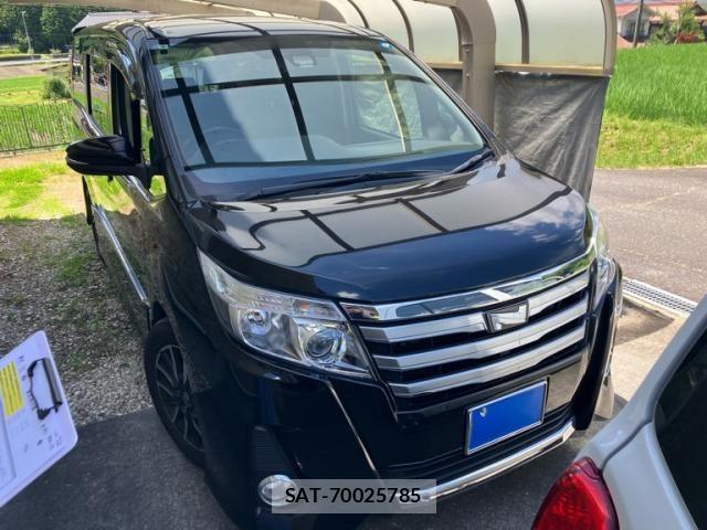 Toyota NOAH 2016-03 8037261-0