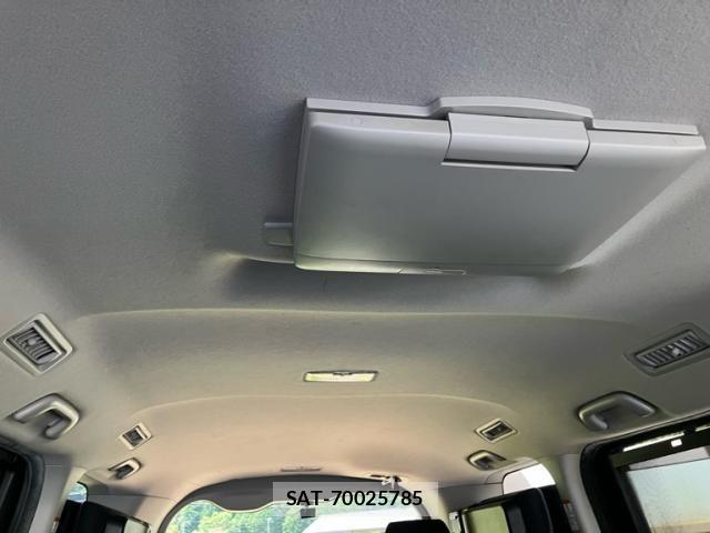 Toyota NOAH 2016-03 8037261-17