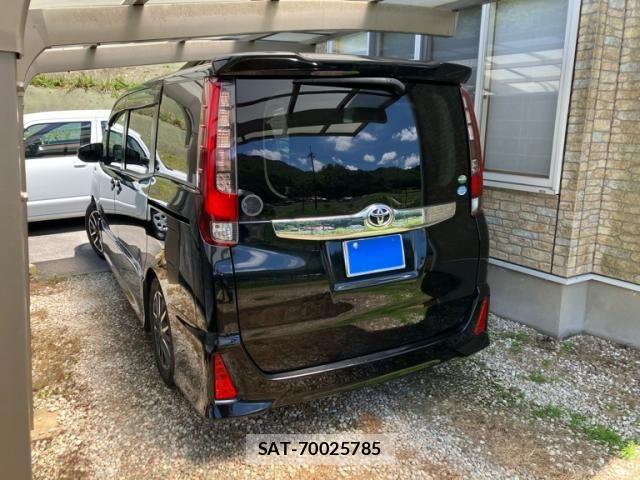 Toyota NOAH 2016-03 8037261-1
