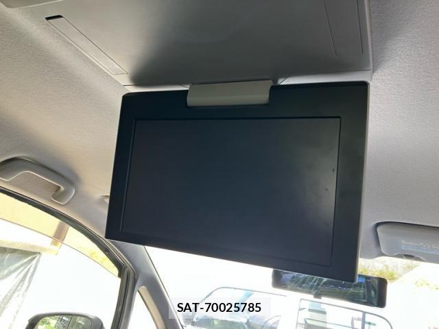 Toyota NOAH 2016-03 8037261-20