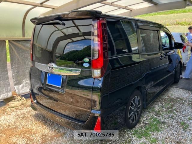 Toyota NOAH 2016-03 8037261-3