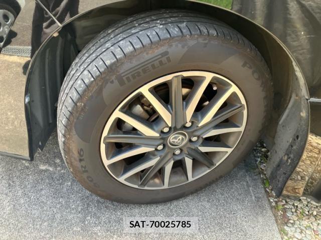 Toyota NOAH 2016-03 8037261-4