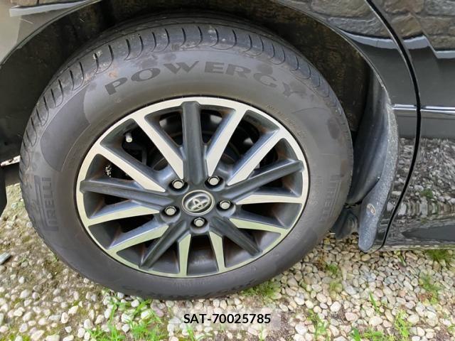 Toyota NOAH 2016-03 8037261-6