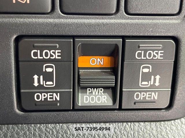 Toyota NOAH 2020-03 8074924-6