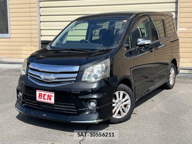 Toyota NOAH 2013-10 8074928-0