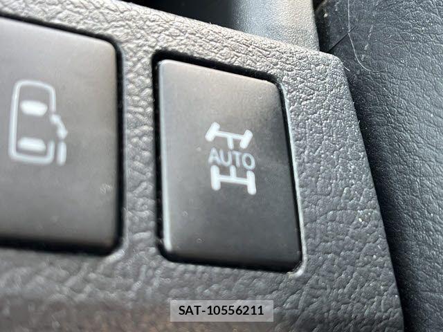 Toyota NOAH 2013-10 8074928-11