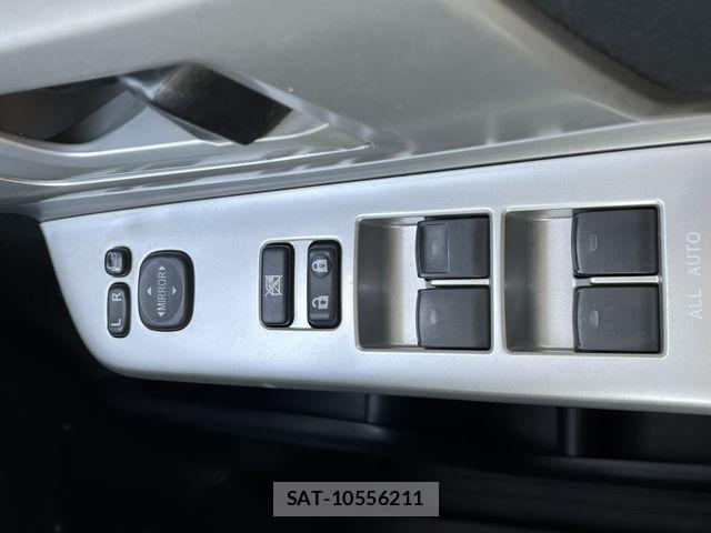 Toyota NOAH 2013-10 8074928-17
