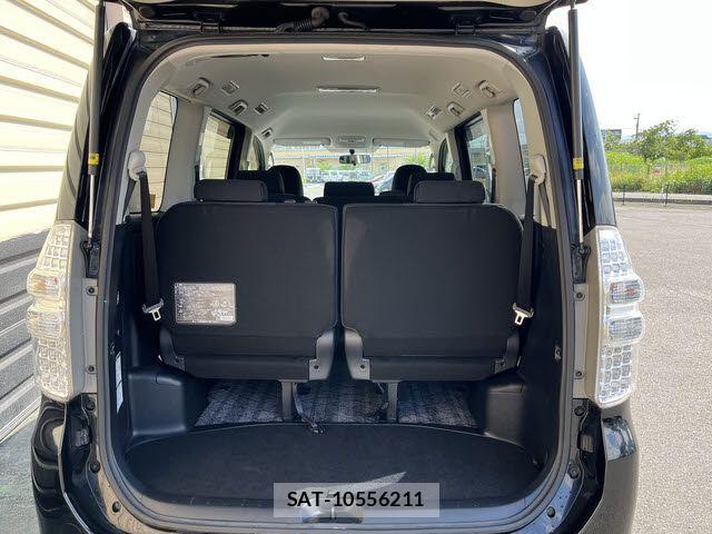 Toyota NOAH 2013-10 8074928-20