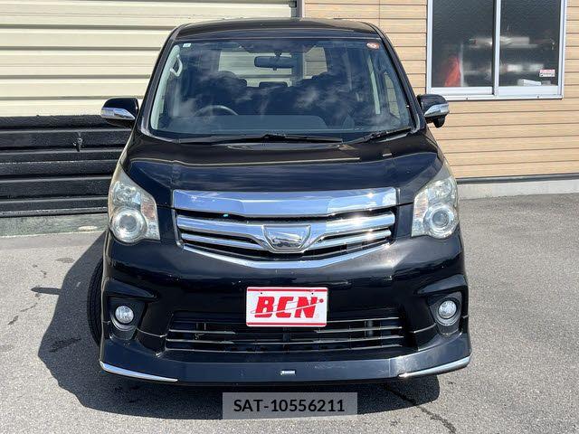 Toyota NOAH 2013-10 8074928-21