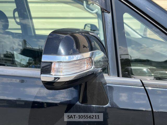 Toyota NOAH 2013-10 8074928-24