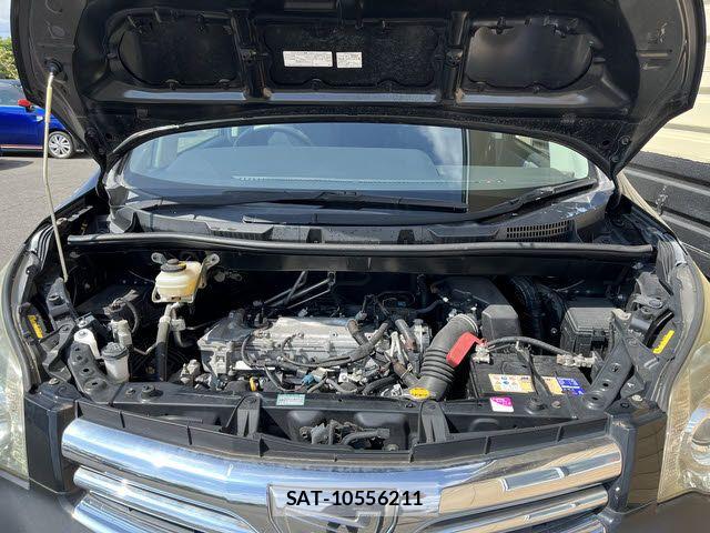 Toyota NOAH 2013-10 8074928-27