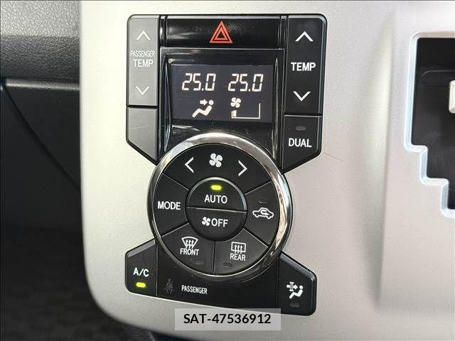Toyota NOAH 2011-05 8074929-10