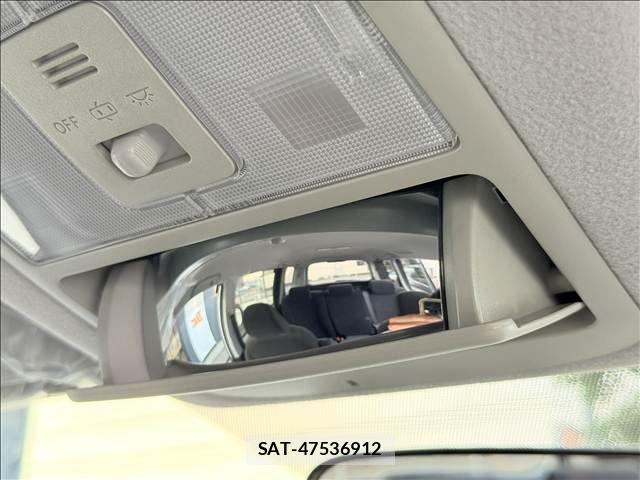 Toyota NOAH 2011-05 8074929-13