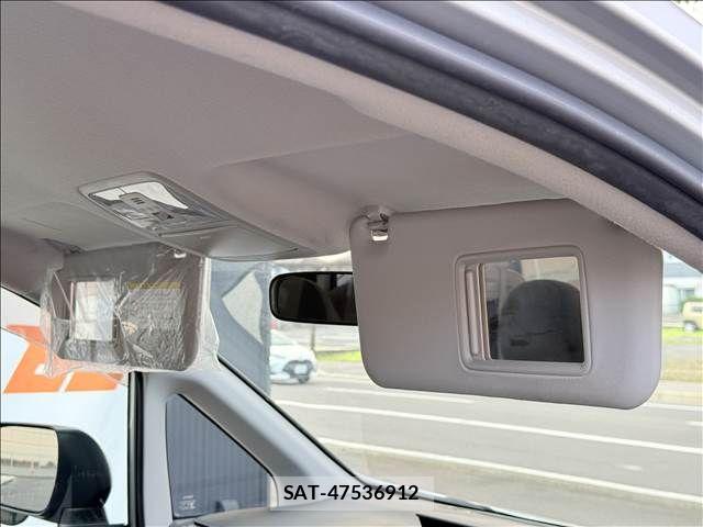Toyota NOAH 2011-05 8074929-14