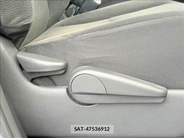 Toyota NOAH 2011-05 8074929-16