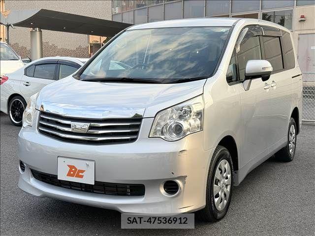 Toyota NOAH 2011-05 8074929-21