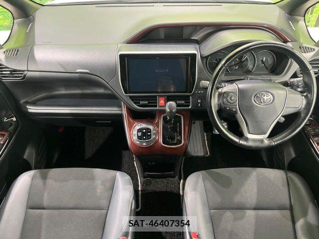 Toyota NOAH 2019-06 8074926-1