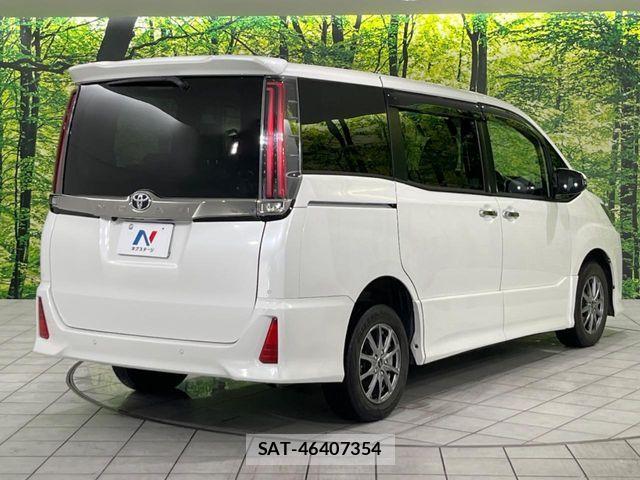 Toyota NOAH 2019-06 8074926-19