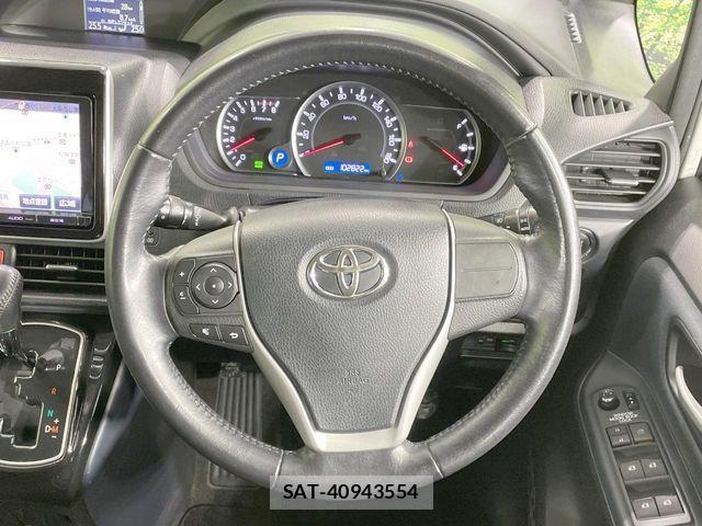 Toyota NOAH 2014-07 8074927-12