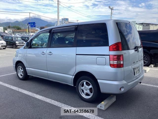 Toyota NOAH 2003-07 8100859-5