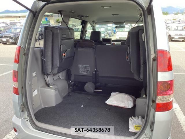 Toyota NOAH 2003-07 8100859-6