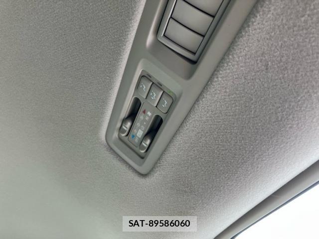 Toyota NOAH 2007-09 8100861-18