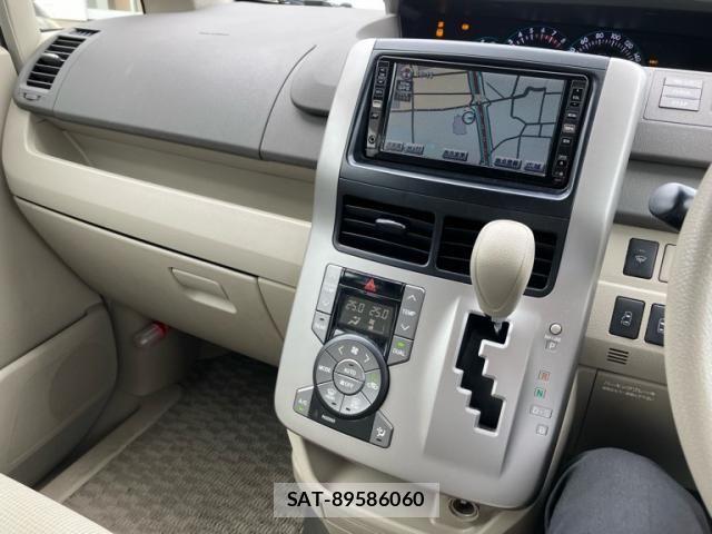 Toyota NOAH 2007-09 8100861-21