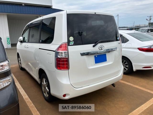 Toyota NOAH 2007-09 8100861-5