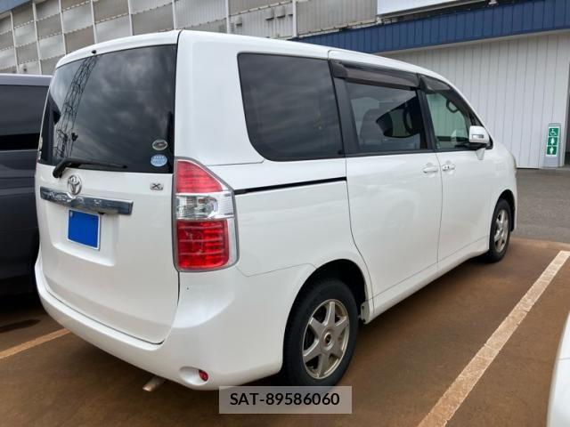Toyota NOAH 2007-09 8100861-7