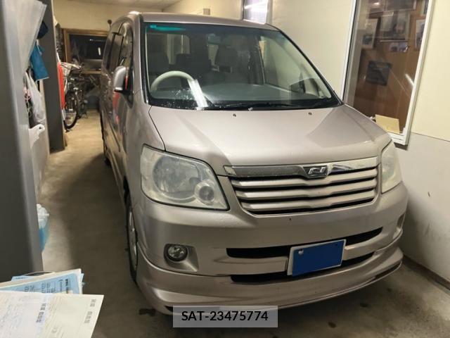 Toyota NOAH 2003-03 8100860-1