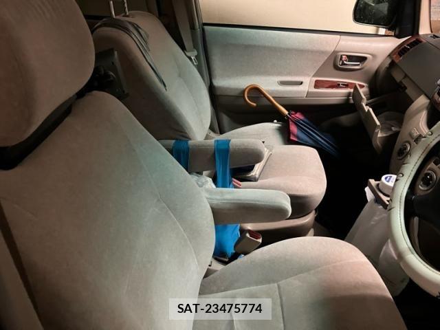 Toyota NOAH 2003-03 8100860-8