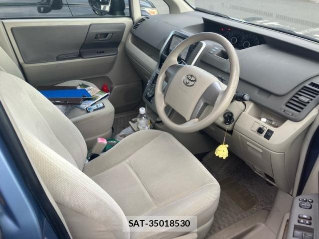 Toyota NOAH 2007-08 8131642-12