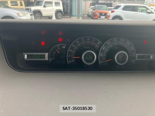 Toyota NOAH 2007-08 8131642-16