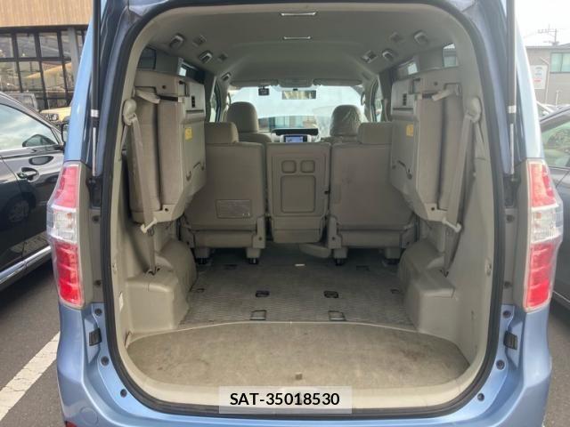 Toyota NOAH 2007-08 8131642-23