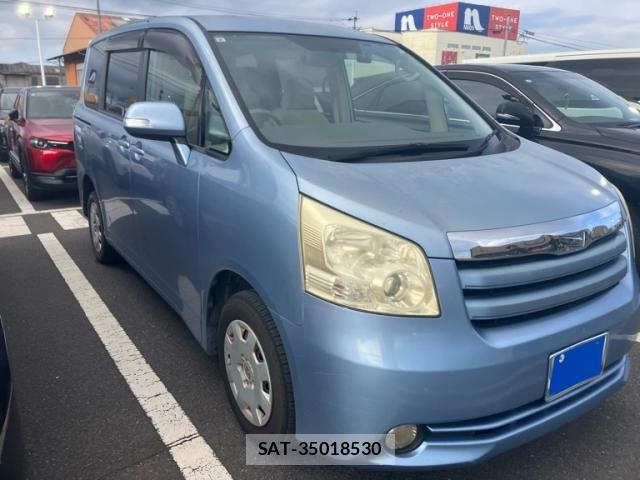 Toyota NOAH 2007-08 8131642-1