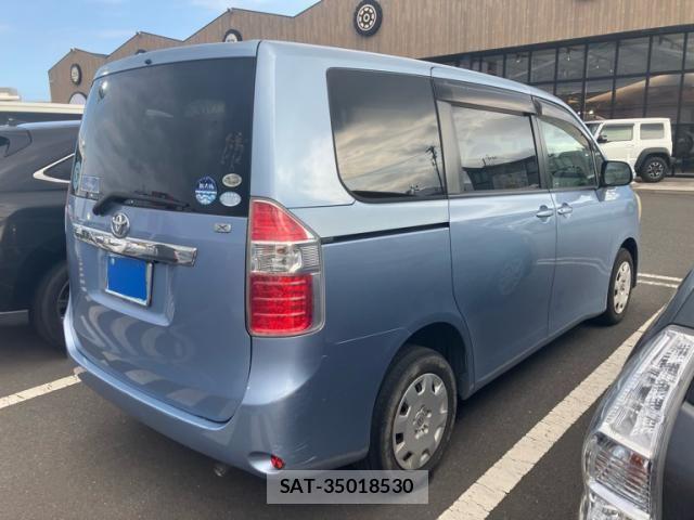 Toyota NOAH 2007-08 8131642-2