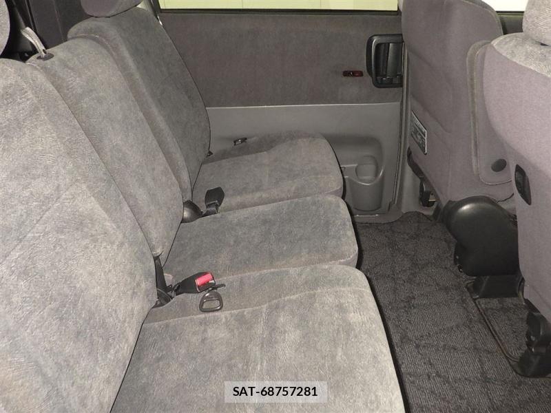 Toyota NOAH 2007-06 8120436-5