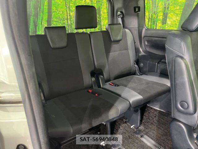 Toyota NOAH 2019-01 8146319-11