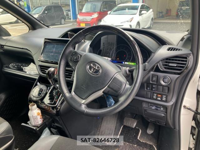 Toyota NOAH 2021-06 8158916-16