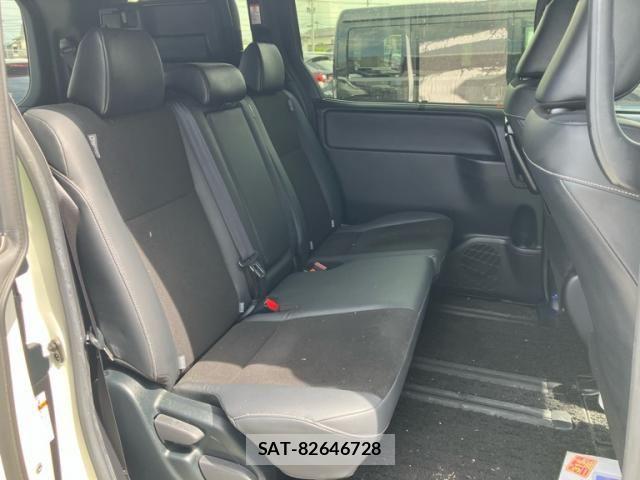 Toyota NOAH 2021-06 8158916-17