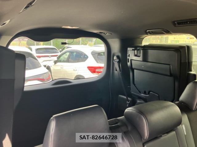 Toyota NOAH 2021-06 8158916-18