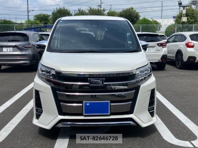 Toyota NOAH 2021-06 8158916-1