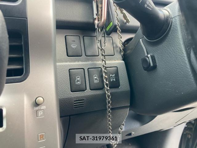 Toyota NOAH 2009-11 8158915-13