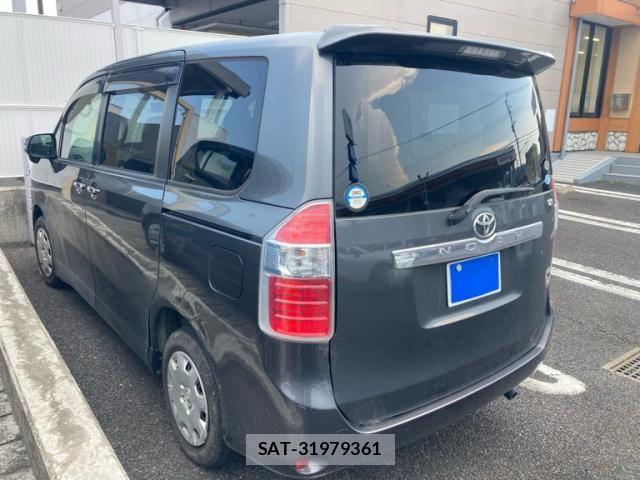 Toyota NOAH 2009-11 8158915-3